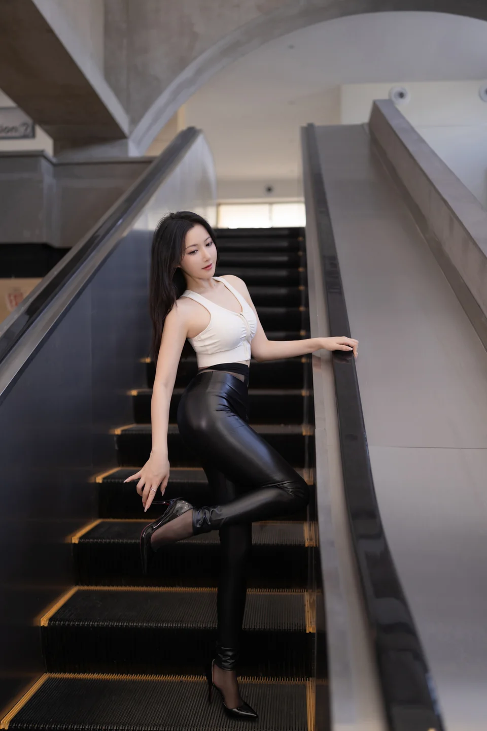 鱼子酱Fish - 行李托运 [121P-1.13GB] tg@simisebaisi 【丝足阁】006.webp